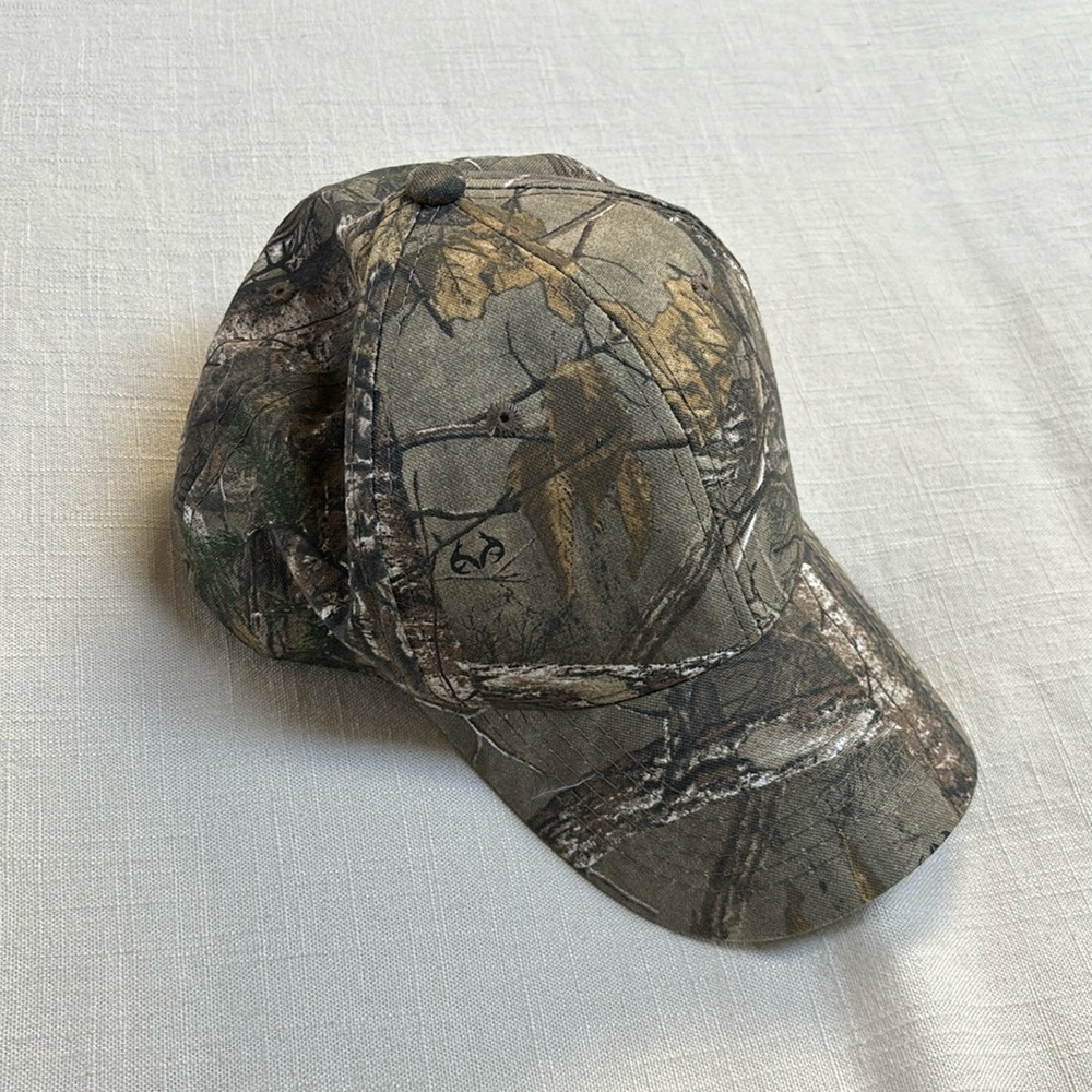 Realtree Like New Adjustable Camo Baseball Cap